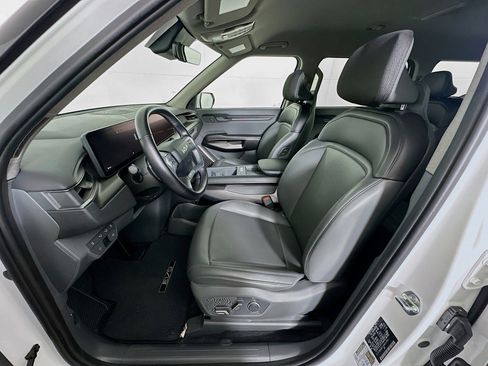 Used 2024 Kia EV9 Light Long Range image 13