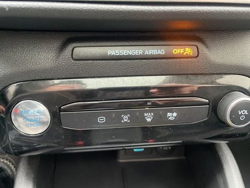 Used 2023 Ford Escape SE w/ Class II Trailer Tow Package image 28