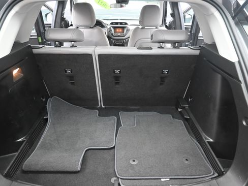 Used 2021 Chevrolet TrailBlazer LS FWD image 25