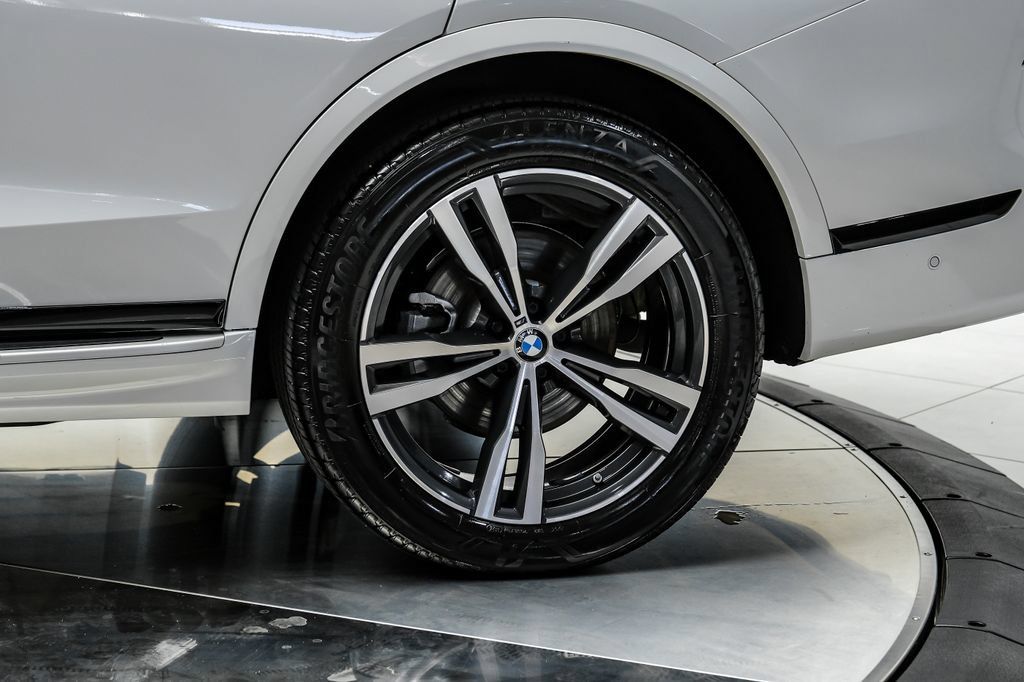 Used 2025 BMW X7 xDrive40i AWD/4WD image 69
