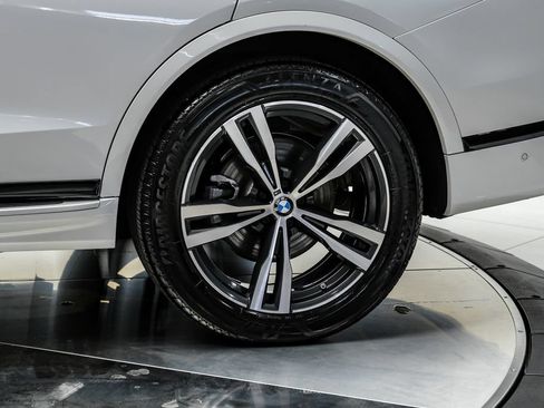 Used 2025 BMW X7 xDrive40i AWD/4WD image 69