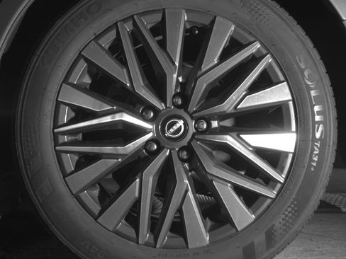 Used 2025 Nissan Altima 2.5 SV image 14