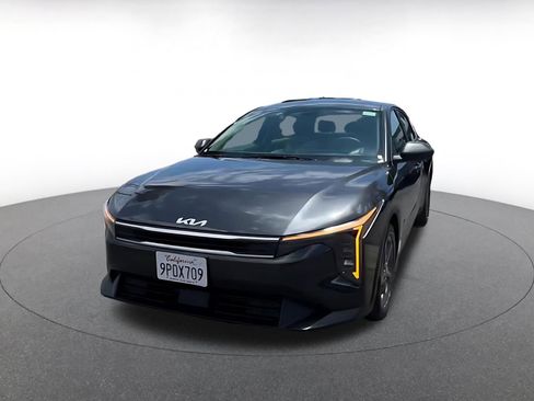 Used 2025 Kia K4 FWD image 8