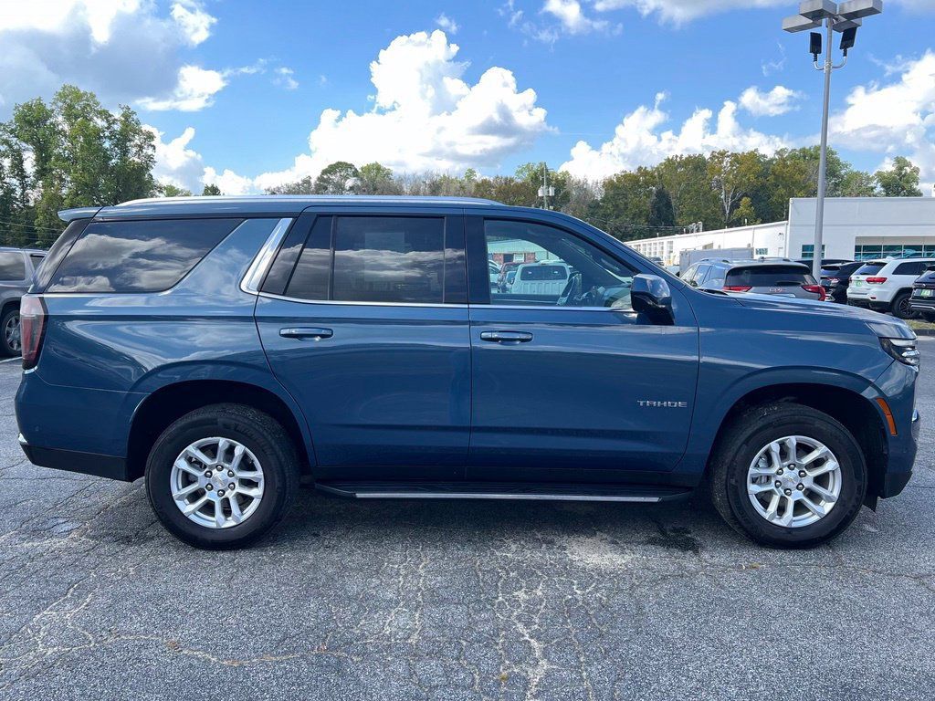 Used 2025 Chevrolet Tahoe LT RWD image 2