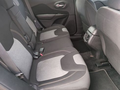 Used 2014 Jeep Cherokee Sport image 20