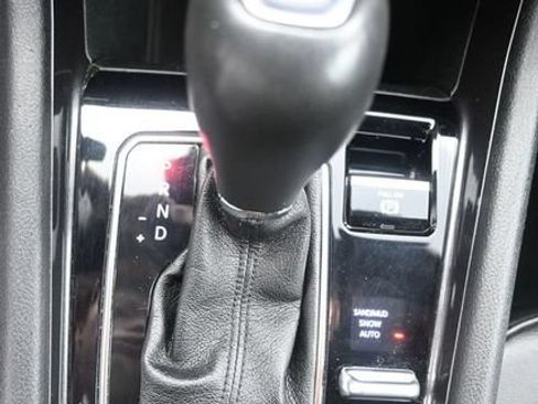 Used 2024 Jeep Compass Latitude AWD/4WD image 23