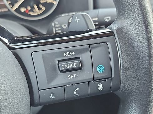 Used 2023 Nissan Rogue SV AWD/4WD image 11
