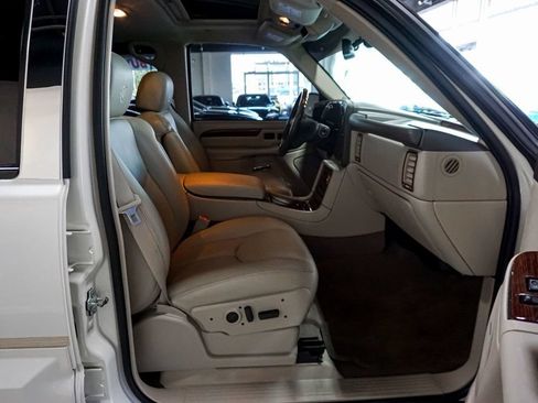 Used 2004 Cadillac Escalade EXT AWD/4WD image 20