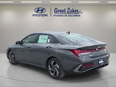 New 2026 Hyundai Elantra Limited FWD image 3