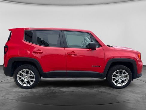 Used 2023 Jeep Renegade Latitude AWD/4WD image 12