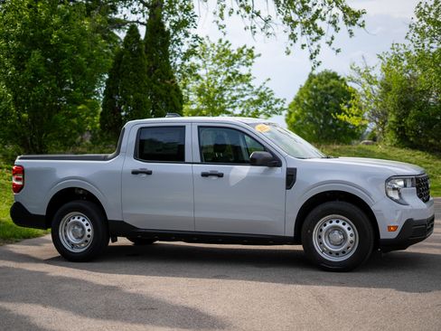 New 2025 Ford Maverick XL w/ Equipment Group 101A AWD/4WD image 4