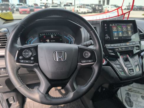 Used 2022 Honda Odyssey Touring image 11