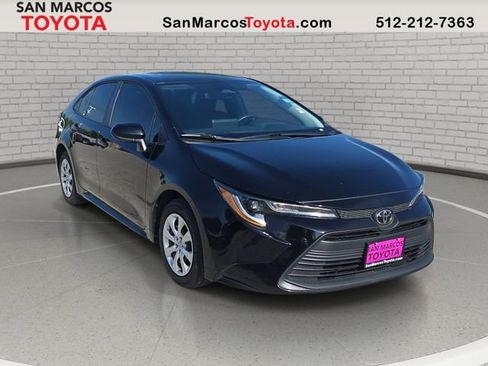 Used 2025 Toyota Corolla LE FWD image 3