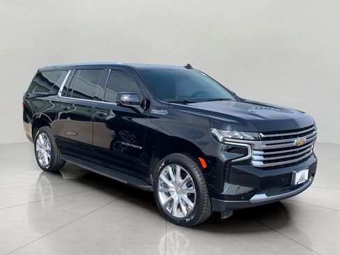 Used 2022 Chevrolet Suburban High Country AWD/4WD image 1
