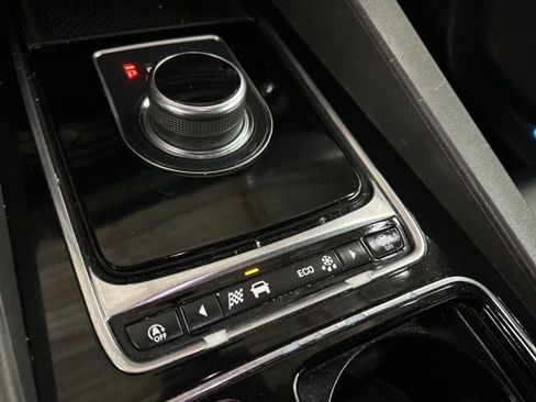 Used 2019 Jaguar F-PACE Premium AWD/4WD image 17