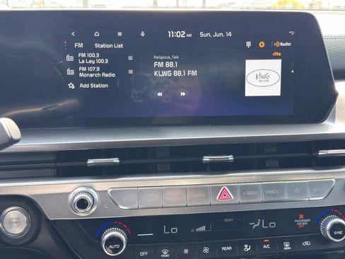 Used 2024 Kia Telluride LX FWD image 12