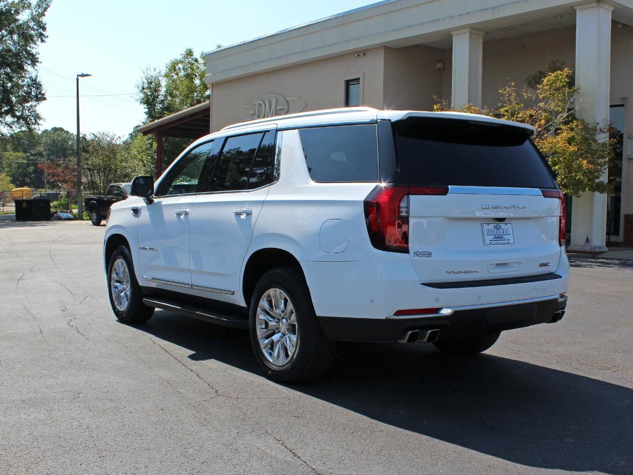 Used 2025 GMC Yukon Denali AWD/4WD image 11