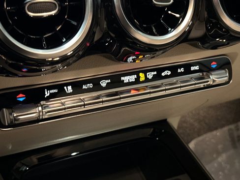 Used 2026 Mercedes-Benz GLB 250 image 16