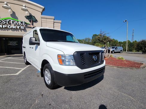 Used 2015 Nissan NV 2500 SV w/ Side & Curtain Airbag Package image 3