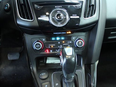 Used 2018 Ford Focus Titanium image 17