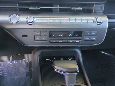Certified 2024 Hyundai Kona SEL AWD/4WD image 26