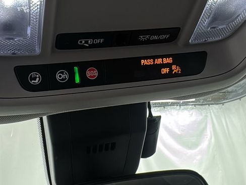 Used 2023 Chevrolet Equinox LT image 31