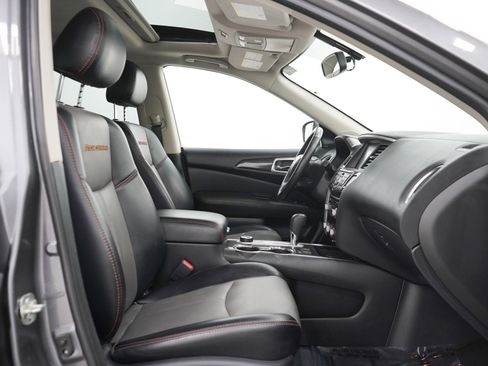 Used 2019 Nissan Pathfinder S AWD/4WD image 11
