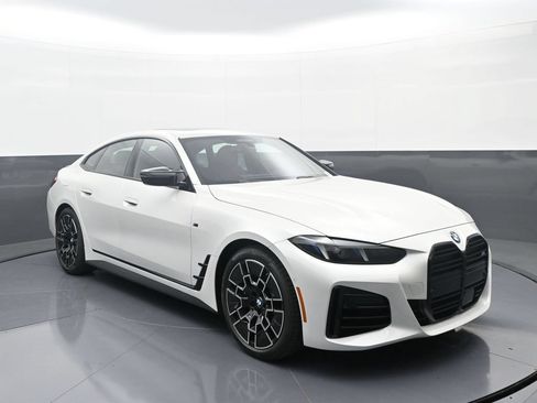 New 2026 BMW 440i xDrive w/ Premium Package AWD/4WD image 3