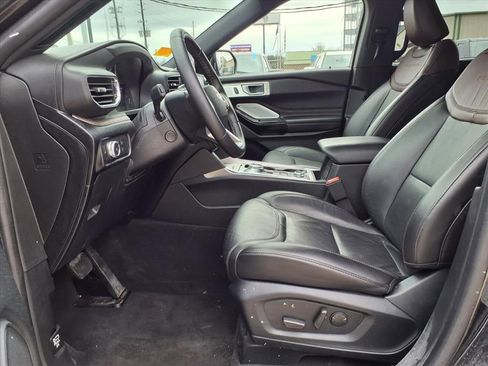 Used 2022 Ford Explorer Platinum w/ Equipment Group 601A image 16