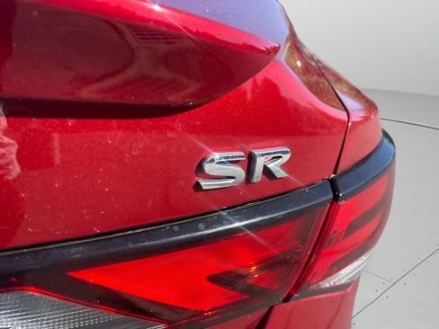 Used 2020 Nissan Sentra SR w/ Premium Package FWD image 9