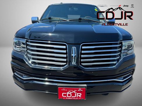 Used 2017 Lincoln Navigator L Reserve image 2