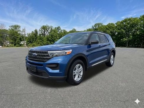 Used 2022 Ford Explorer XLT AWD/4WD image 4