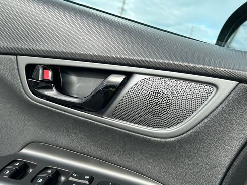 Used 2020 Hyundai Kona Limited AWD/4WD image 63