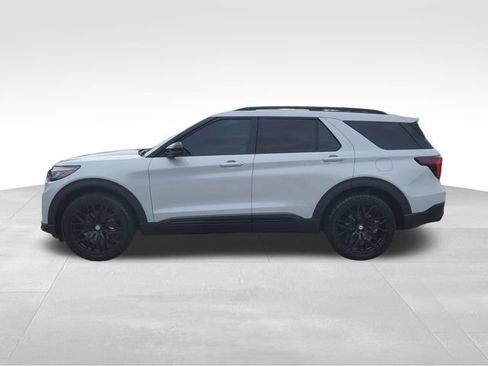 Used 2026 Ford Explorer ST-Line w/ ST-Line Street Pack AWD/4WD image 7