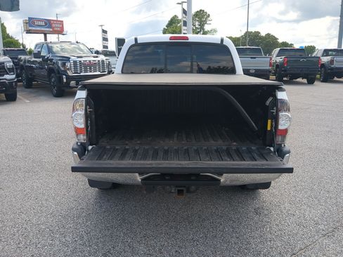Used 2011 Toyota Tacoma PreRunner w/ SR5 Pkg #2 RWD image 22
