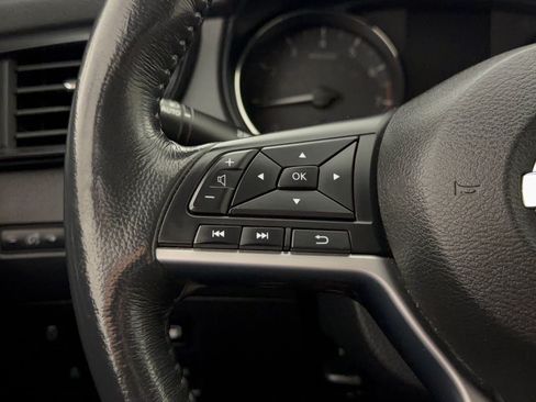 Used 2018 Nissan Rogue SV w/ Premium Package AWD/4WD image 18