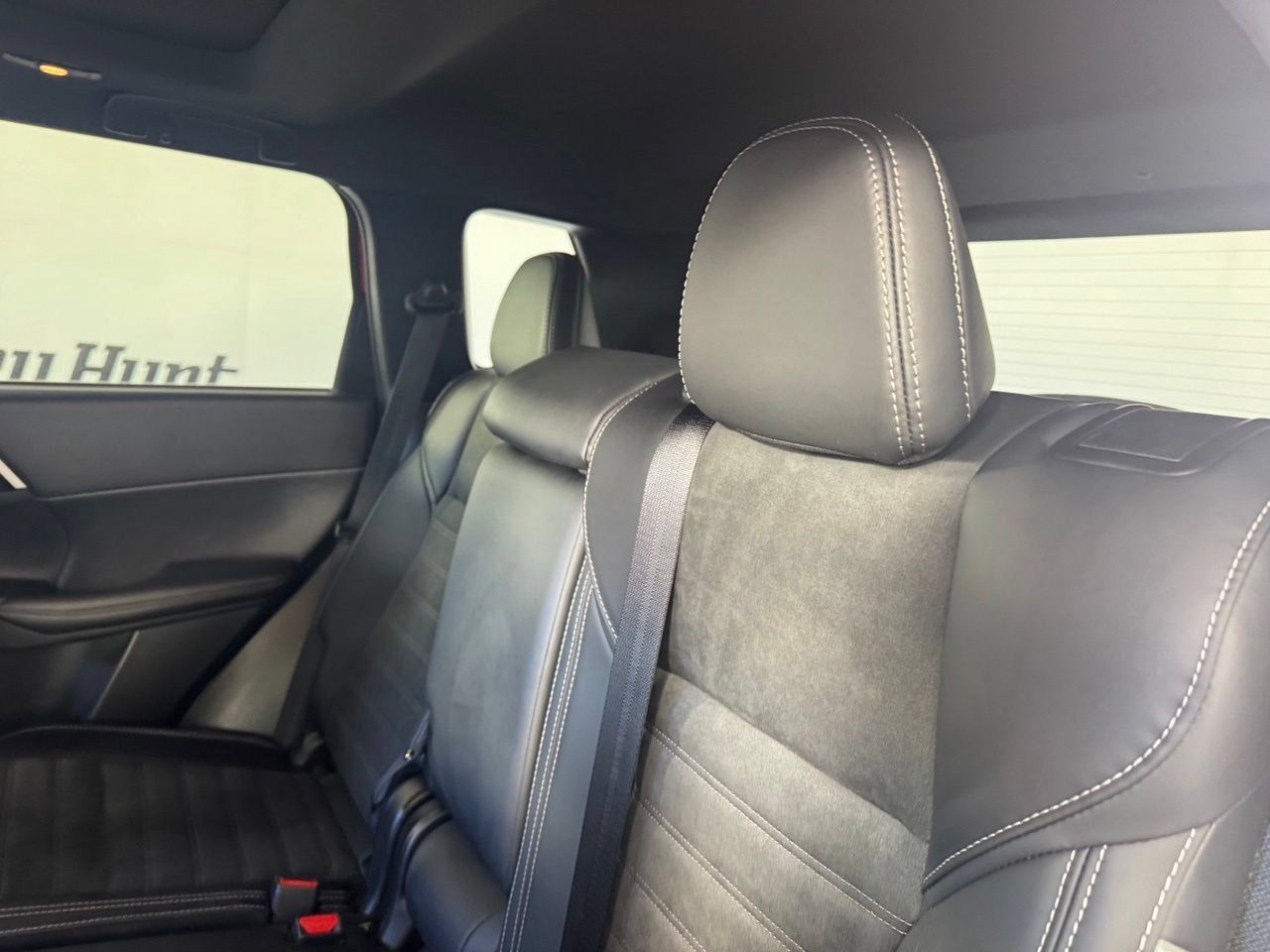 Used 2024 Mitsubishi Outlander SE FWD image 11