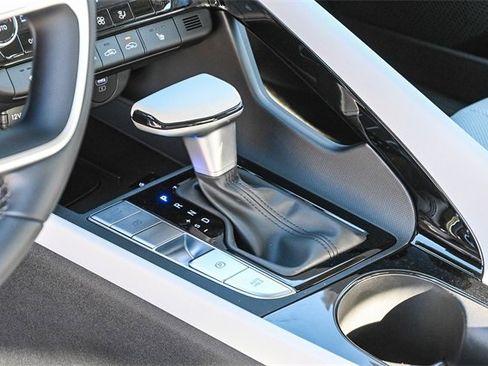 New 2026 Hyundai Elantra Limited image 25