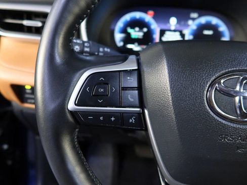 Used 2024 Toyota Highlander Platinum image 35