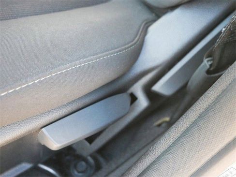 Used 2017 Ford Focus SE image 18