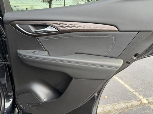 Used 2023 Buick Envision Avenir image 28