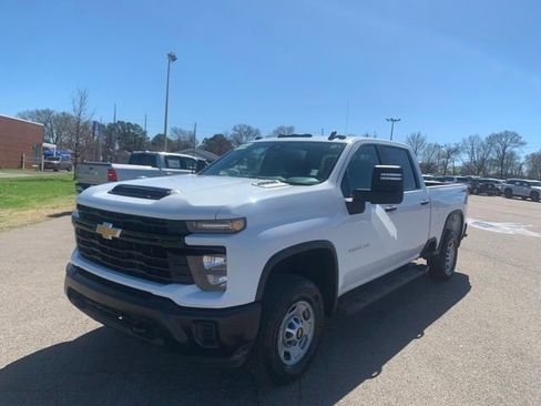 Used 2024 Chevrolet Silverado 2500 W/T image 3