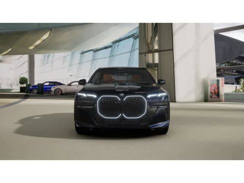 New 2026 BMW 740i xDrive w/ Premium Package image 3