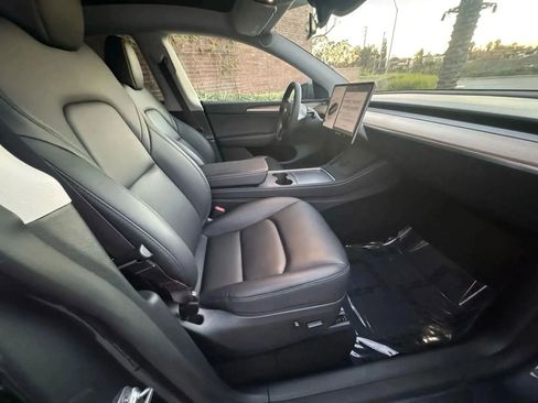Used 2021 Tesla Model Y Long Range AWD/4WD image 12