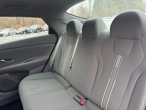 Used 2023 Hyundai Elantra SEL w/ Convenience Package image 19