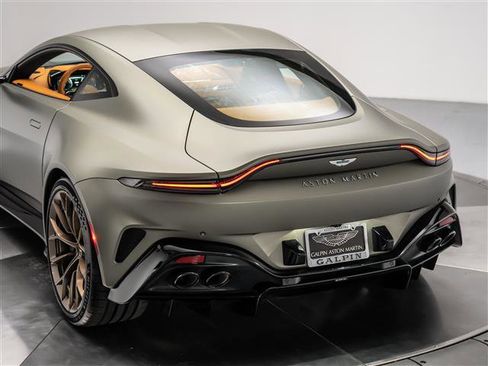 Used 2025 Aston Martin V8 Vantage Coupe image 32