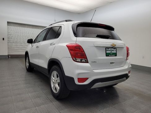 Used 2019 Chevrolet Trax LT w/ LT Convenience Package FWD image 5