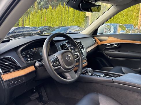 Used 2022 Volvo XC90 T8 Inscription Expression w/ Advanced Package image 3