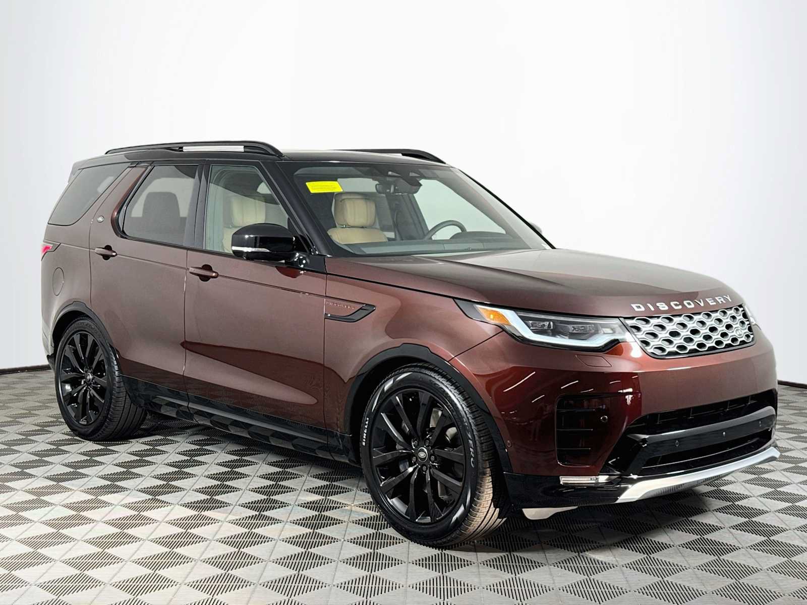 New 2026 Land Rover Discovery Limited Edition AWD/4WD image 3