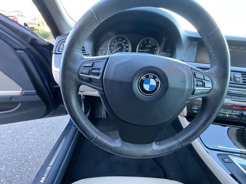 Used 2011 BMW 528i Sedan image 17
